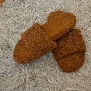 NWOT brown slippers